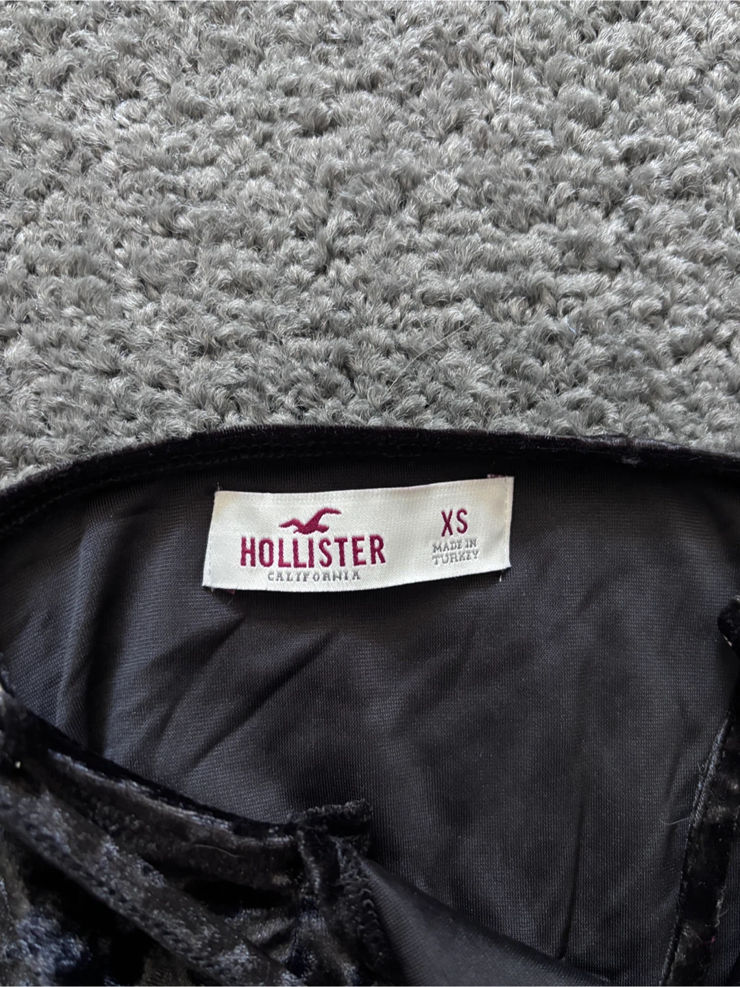 Hollister Black Crushed Velvet Cami - XS - photo 3