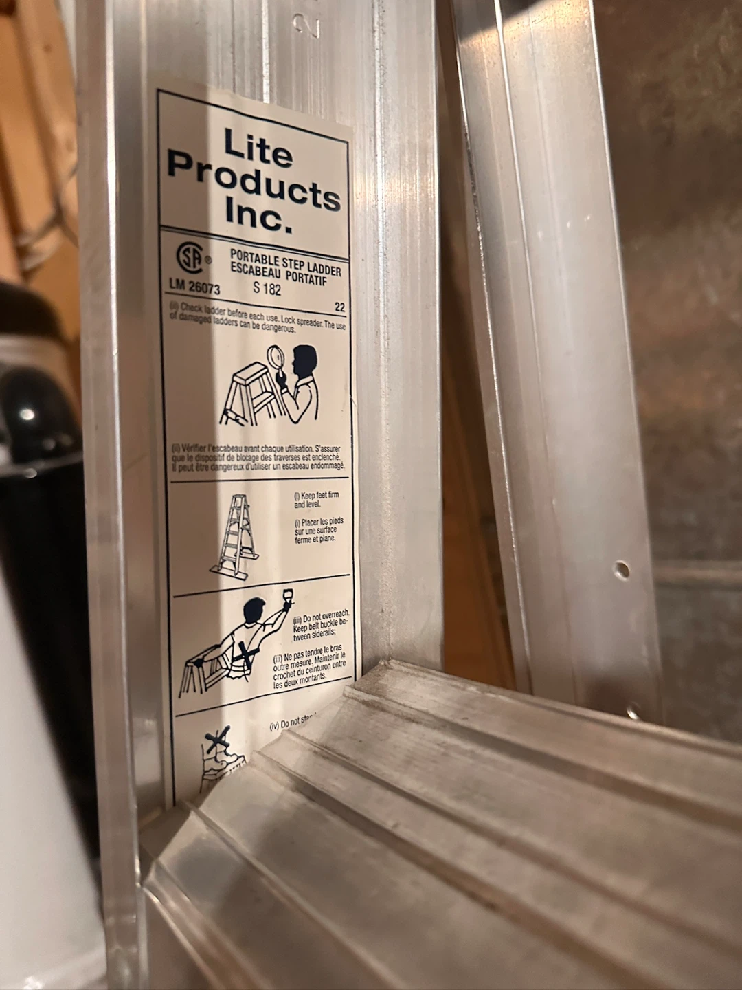 Lite 6' Step Ladder - photo 3