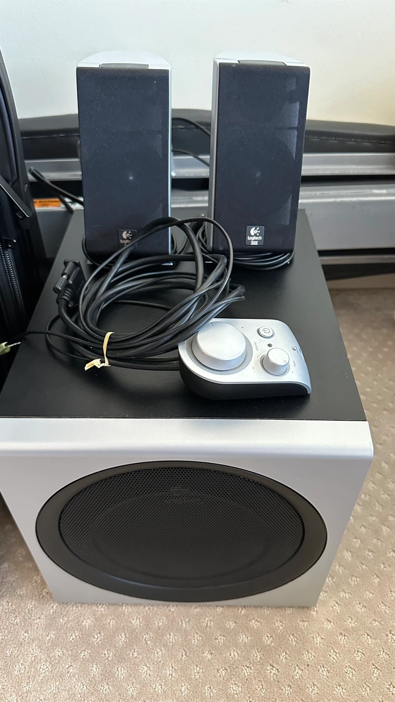 Logitech Z313 Speaker System with Subwoofer - photo 3