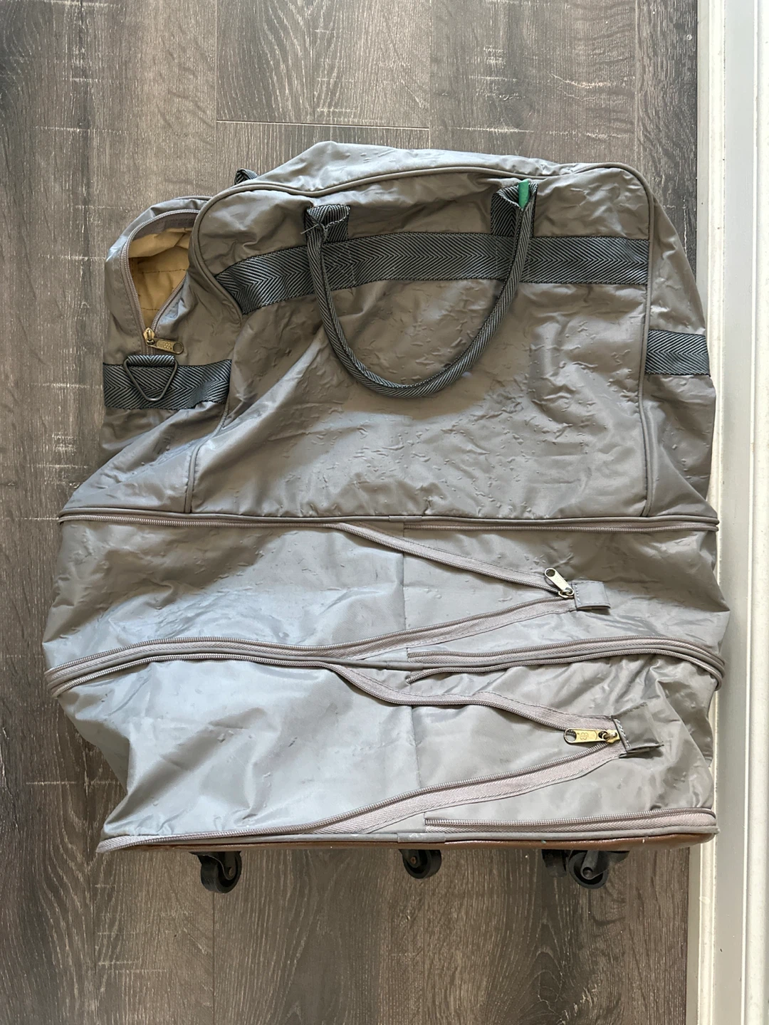 Everlight Rolling travel Duffel Bag