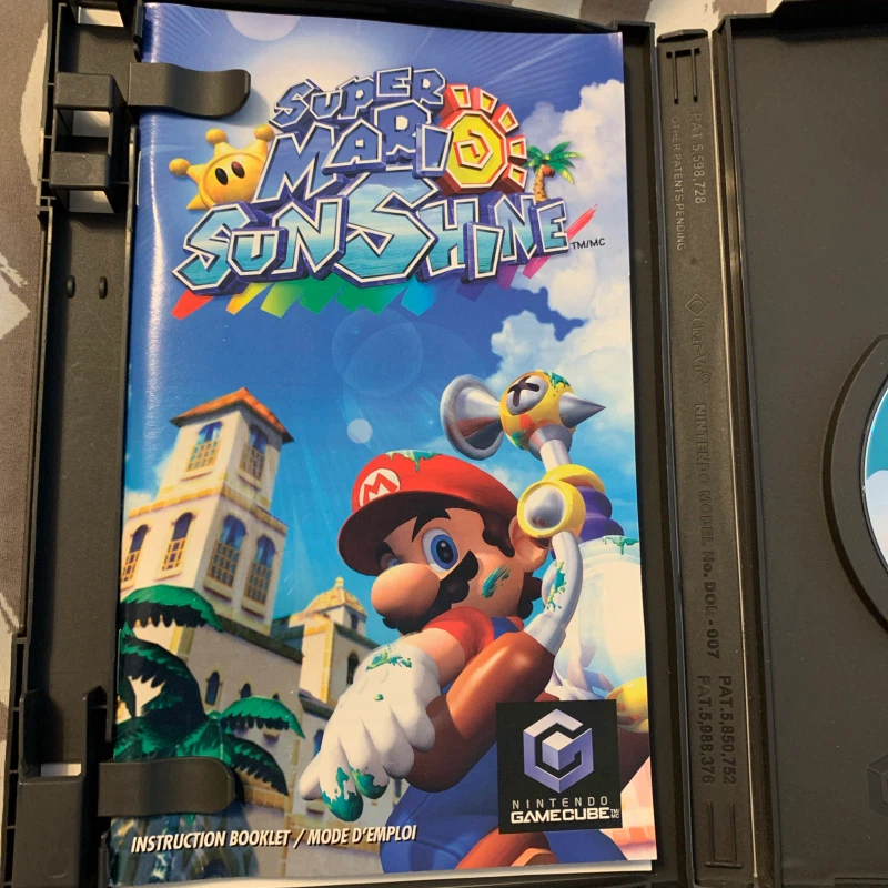 Nintendo GameCube Super Mario Sunshine Game - photo 3