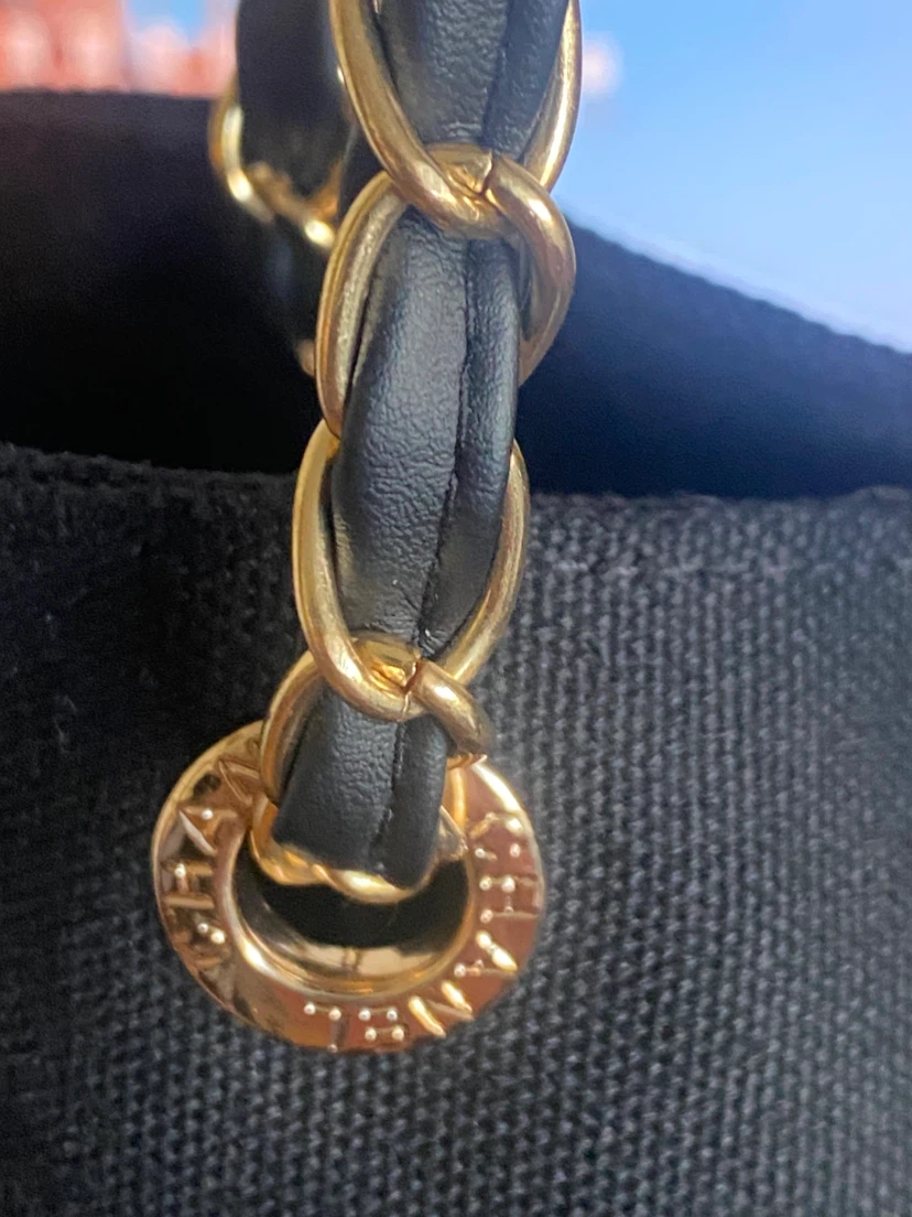 CHANEL PARIS Tote Bag with Gold Chain Straps - photo 3