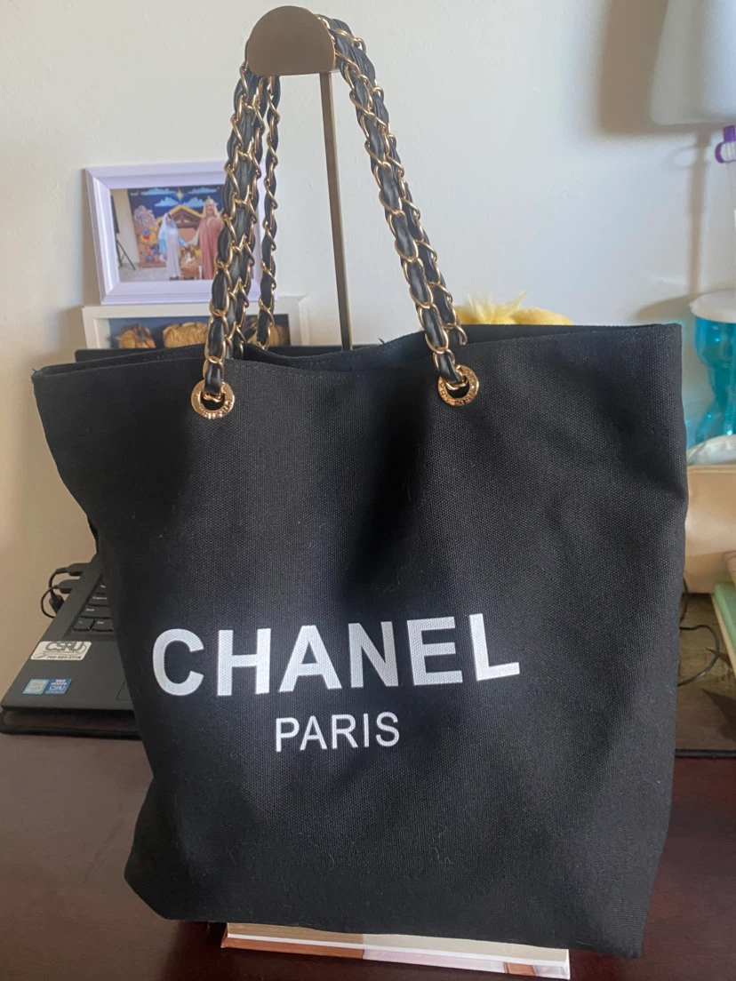 CHANEL PARIS Tote Bag with Gold Chain Straps - photo 4