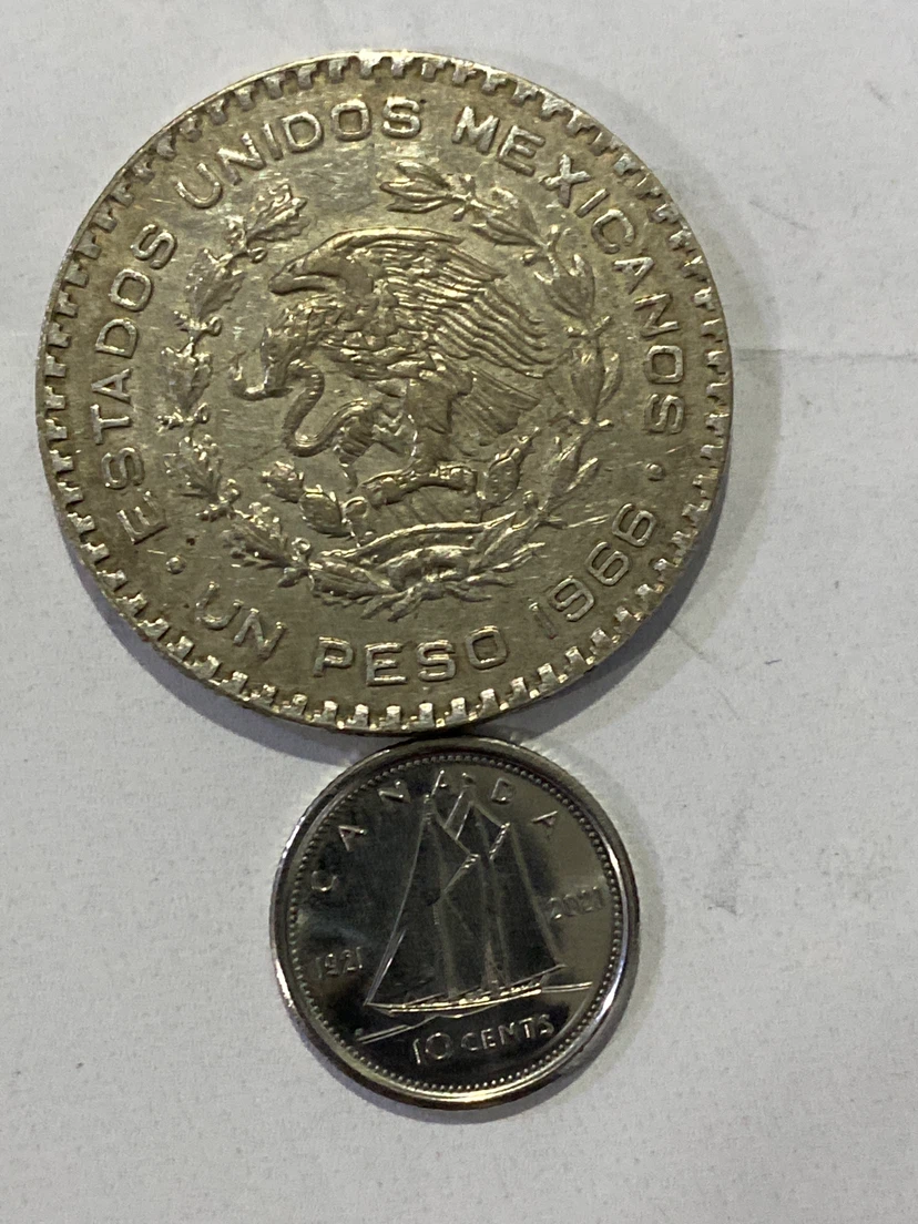 1966 silver  Mexican Un Peso Coin - photo 2
