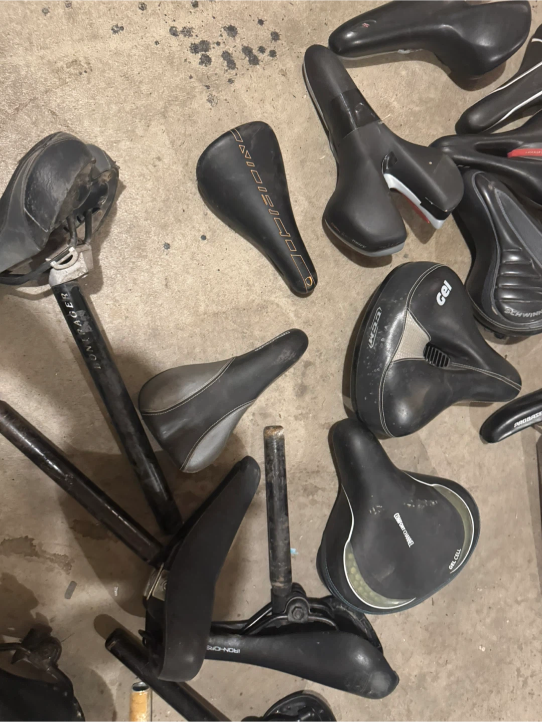 Bike Seats and Posts. - photo 3