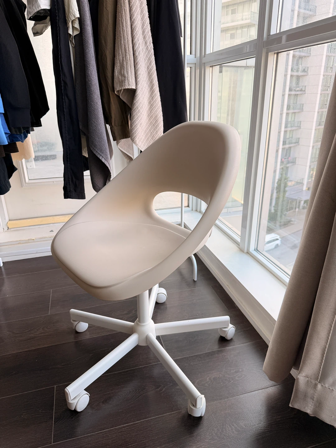 White Modern Office Chair