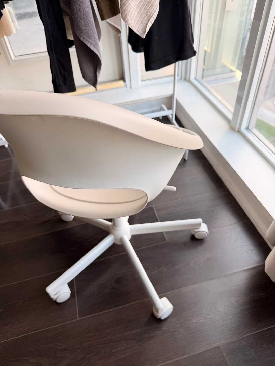 White Modern Office Chair - photo 3
