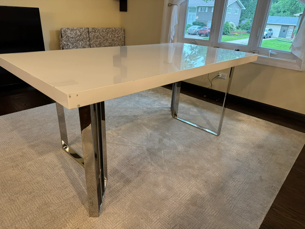 White Dining Table with Chrome Legs - photo 5