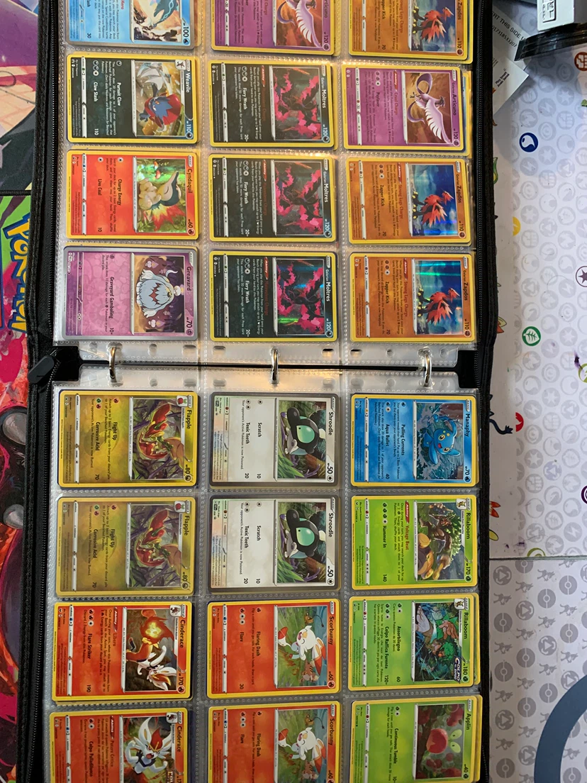 Pokemon binder sale @60% Everything from cosmo promos - vintage - photo 2