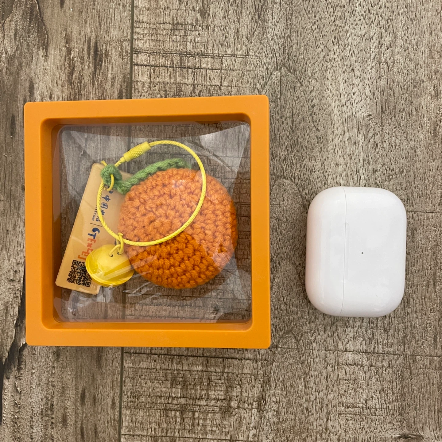BRAND NEW 🥕 Knitted Tangerine Keychain - photo 2