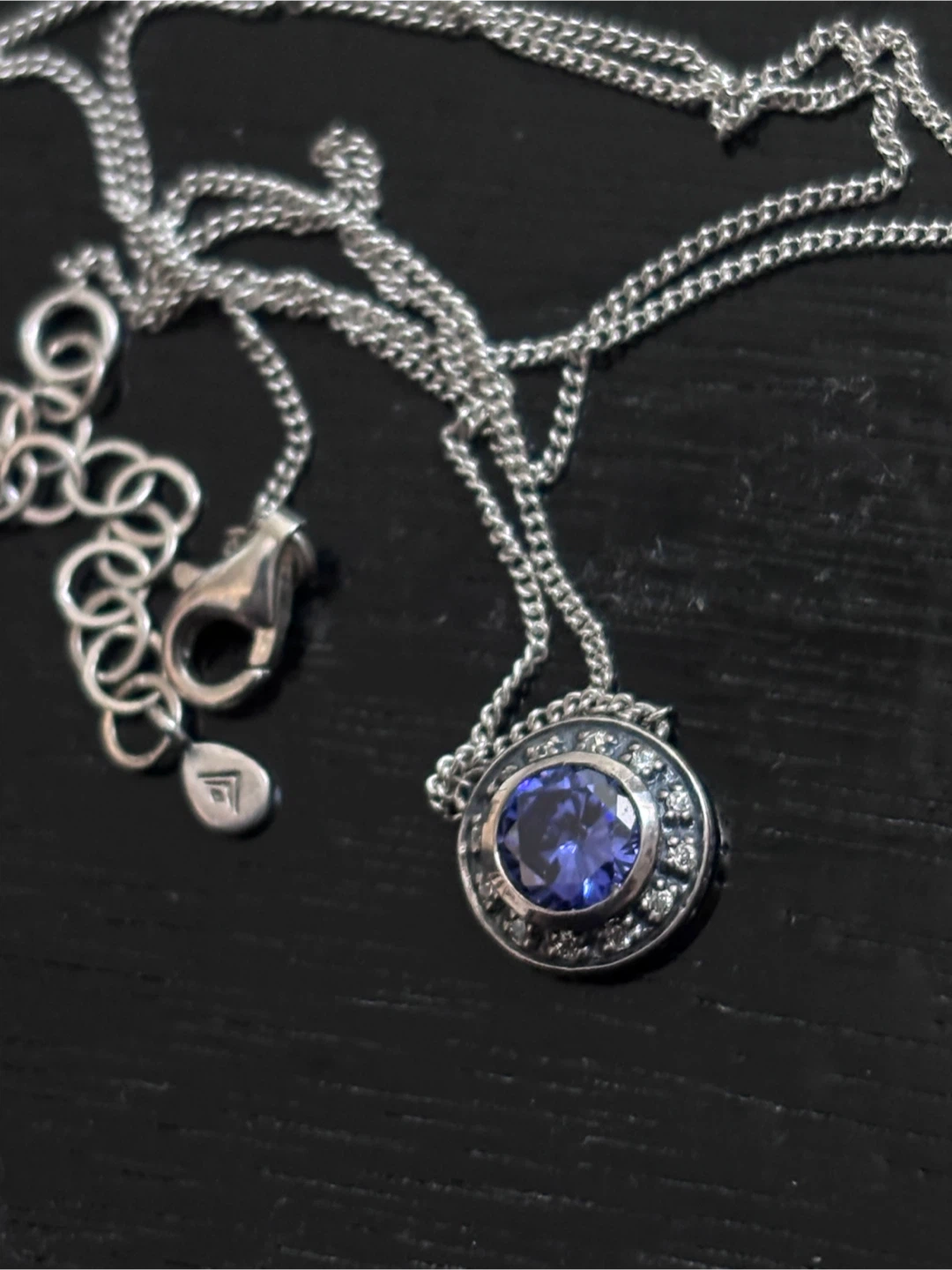 Vintage 2000s Victoria Wieck Sterling Silver Blue Halo Necklace