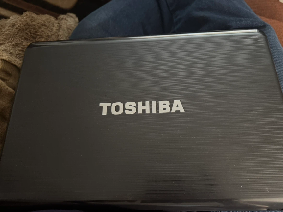 Toshiba Laptop with Windows 11 , Wifi , Bluetooth , HDMI , DVD - photo 3