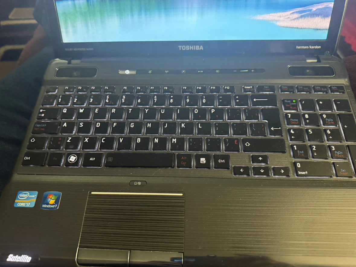 Toshiba Laptop with Windows 11 , Wifi , Bluetooth , HDMI , DVD - photo 4