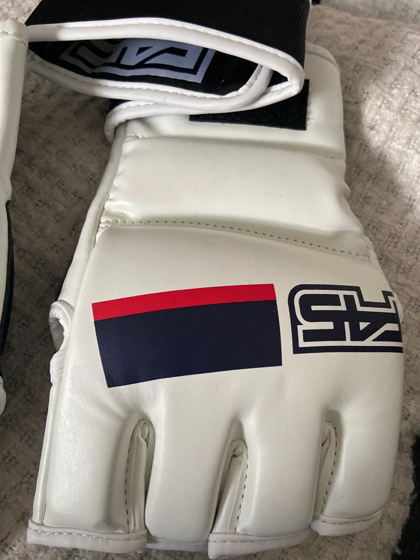 F45 White MMA Gloves - photo 3