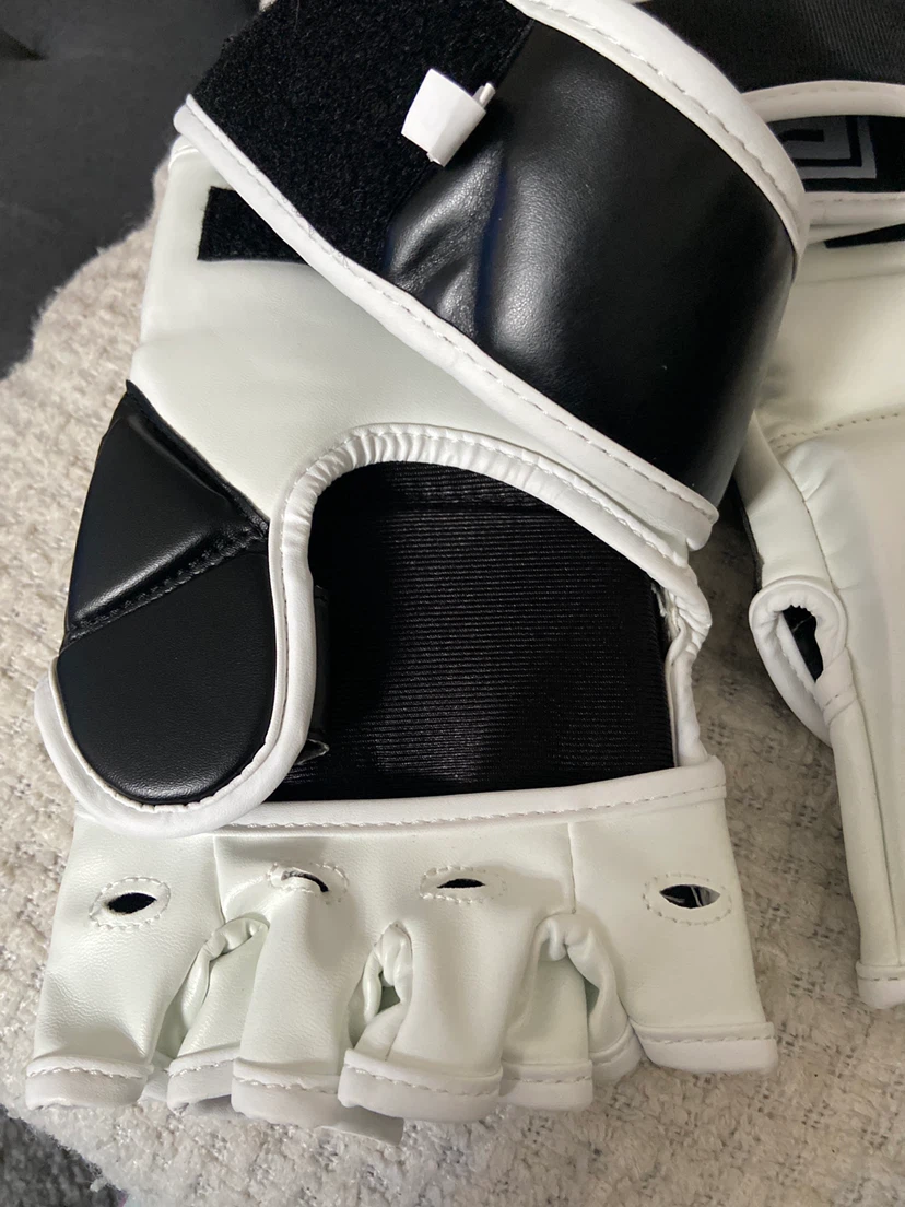 F45 White MMA Gloves - photo 4