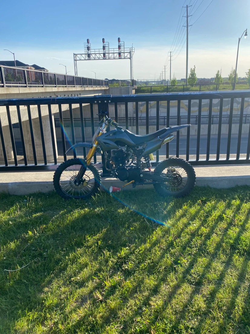 Evoque Dirt Bike with Helmet - photo 2