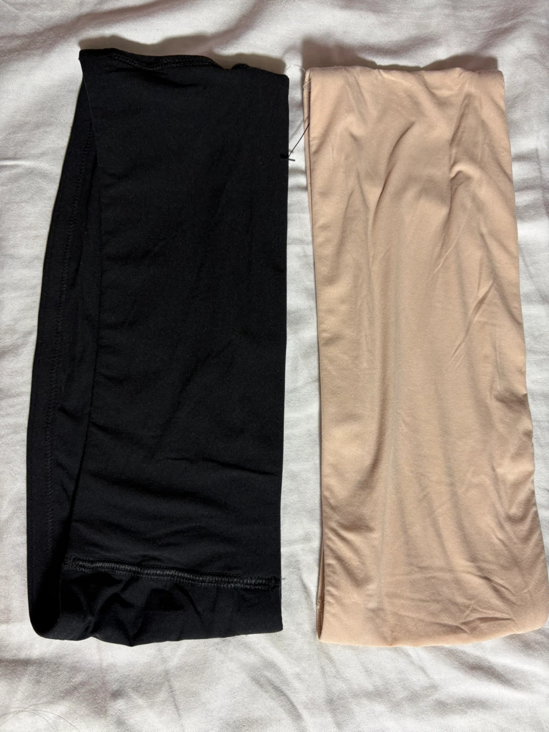 Two Seamless Arm Shapers - Black and Nude