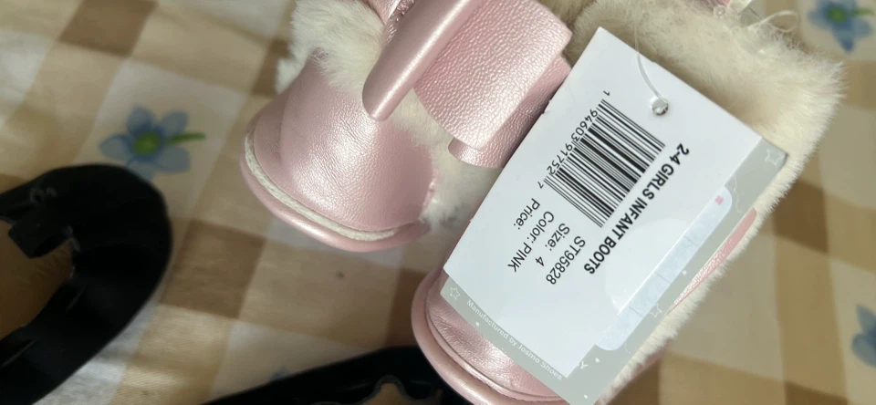 Girls Infant Boots and Black Flats - photo 4