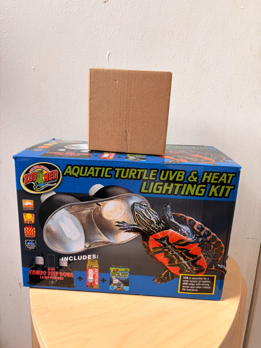 Aquatic turtle UVB and heat lightning kit plus 3 new bulbs