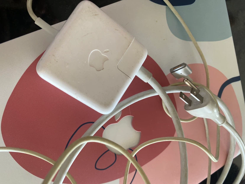 Apple MacBook Air Laptop with Charger - photo 5