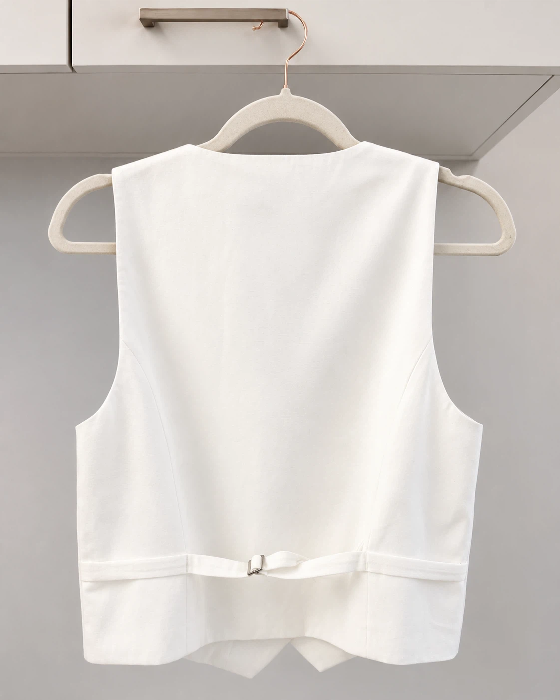 white vest - photo 2