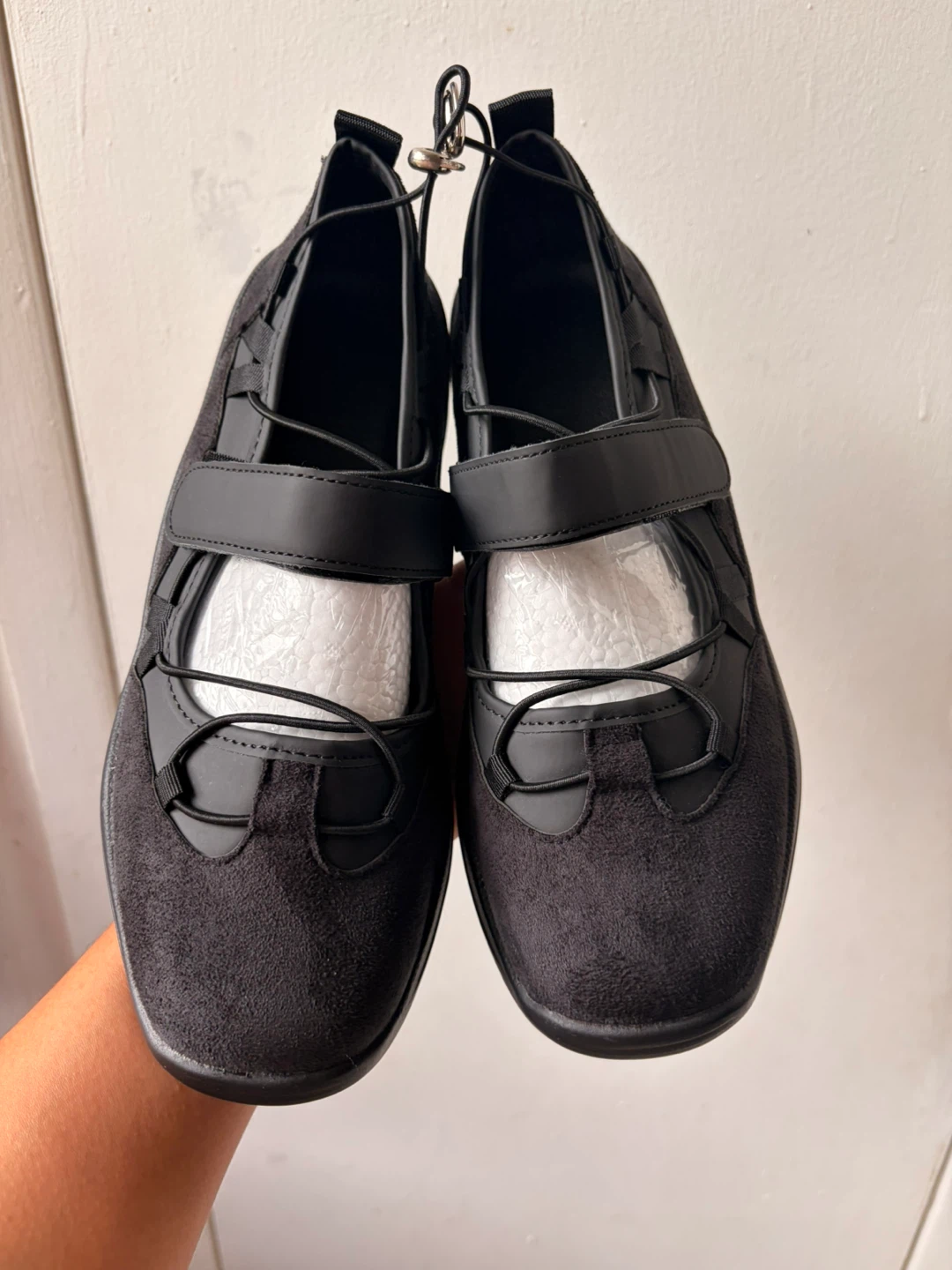 New shoes size 11