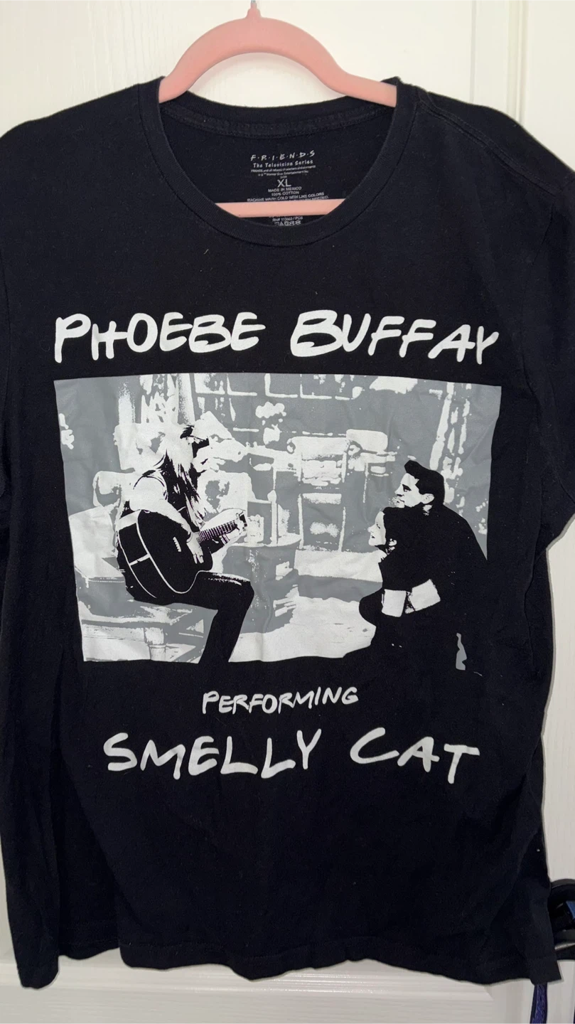 F.R.I.E.N.D.S Phoebe Buffay Smelly Cat T-Shirt