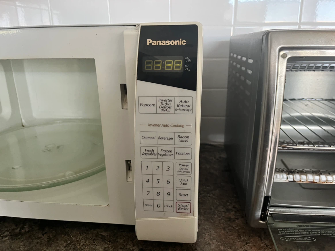 Panasonic Microwave and Black&Decker Oven