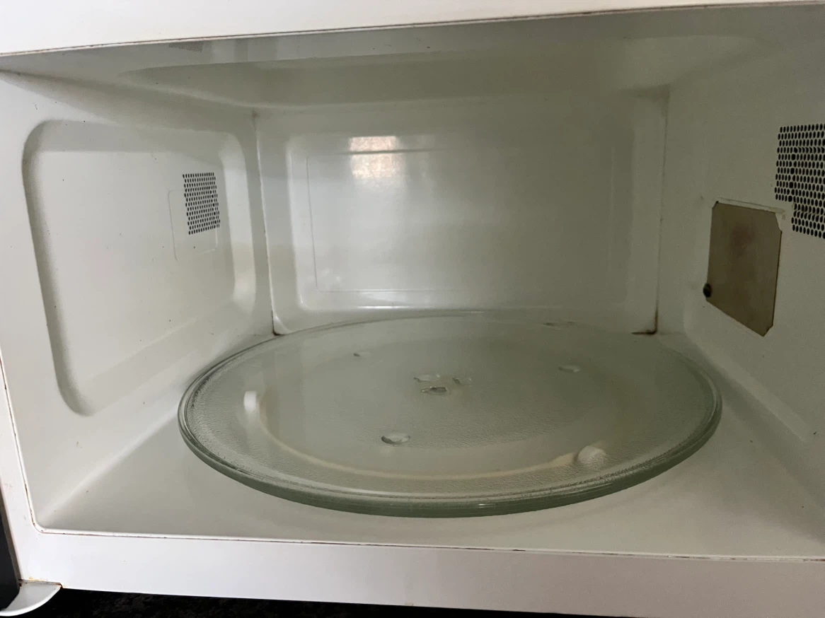 Panasonic Microwave and Black&Decker Oven - photo 2
