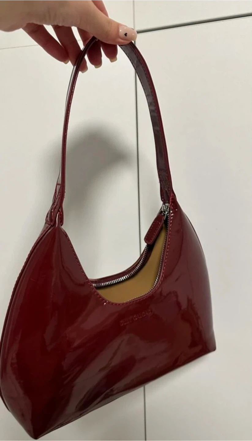 Trendy Burgundy Patent Leather Shoulder Bag (Y2K / 90s Style) - photo 2