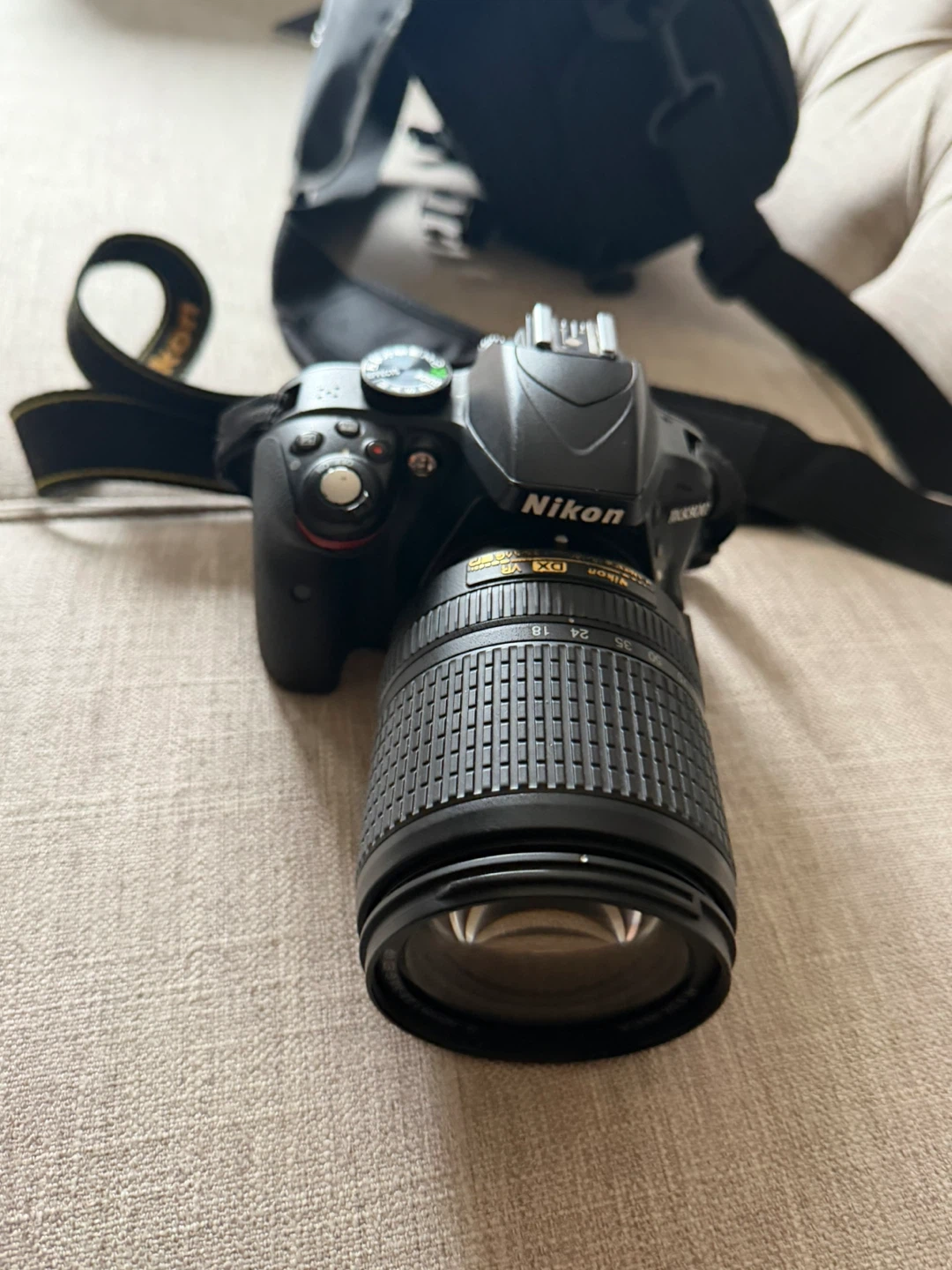 Nikon D3300 DSLR Camera with 18-140mm VR Lens and Bag