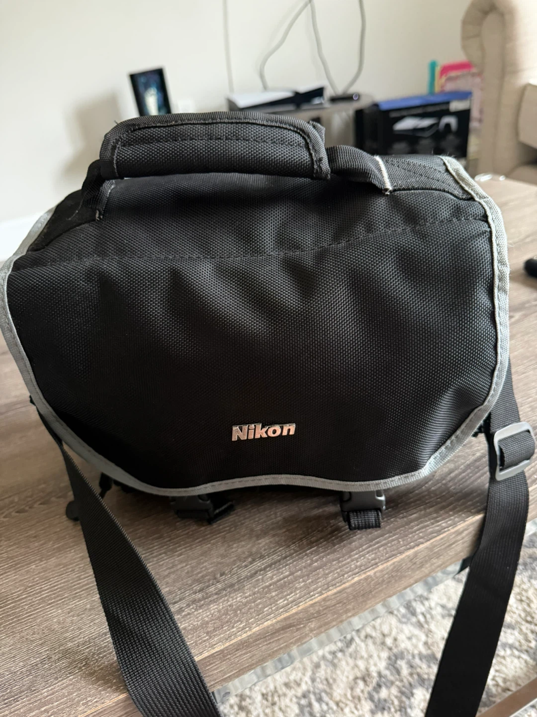 Nikon D3300 DSLR Camera with 18-140mm VR Lens and Bag - photo 3