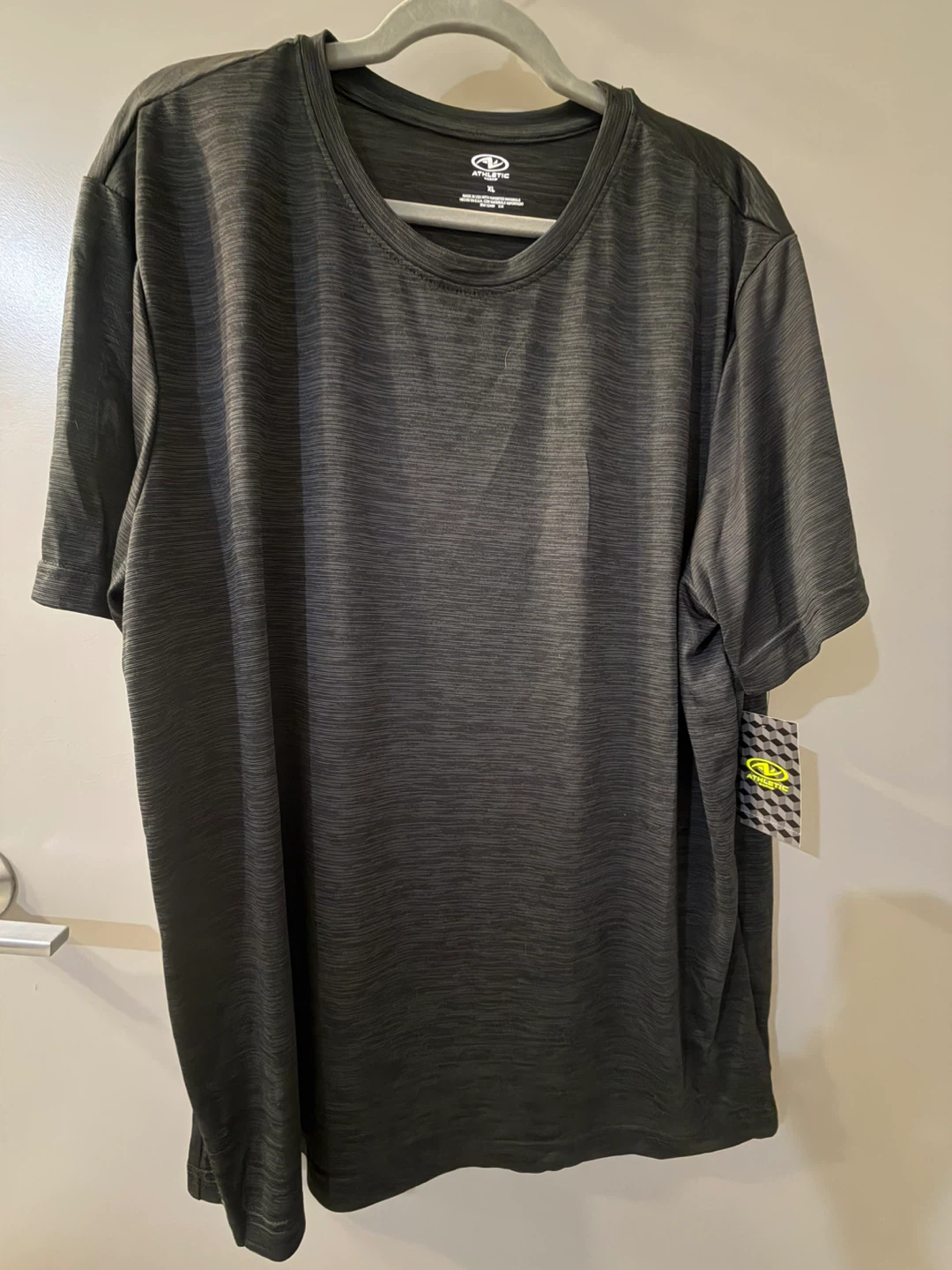 Men’s NWT! Athletic Works Dri-Works T-Shirt XL