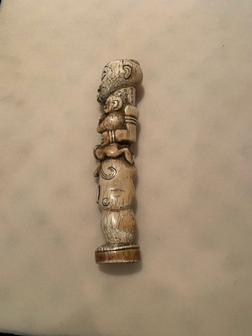 Carved Figurine - photo 2