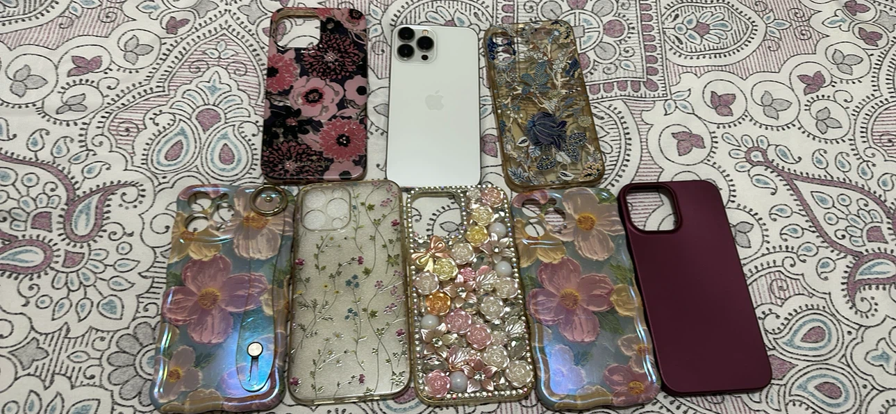 iPhone white 13 pro Max with 7 cases - photo 2