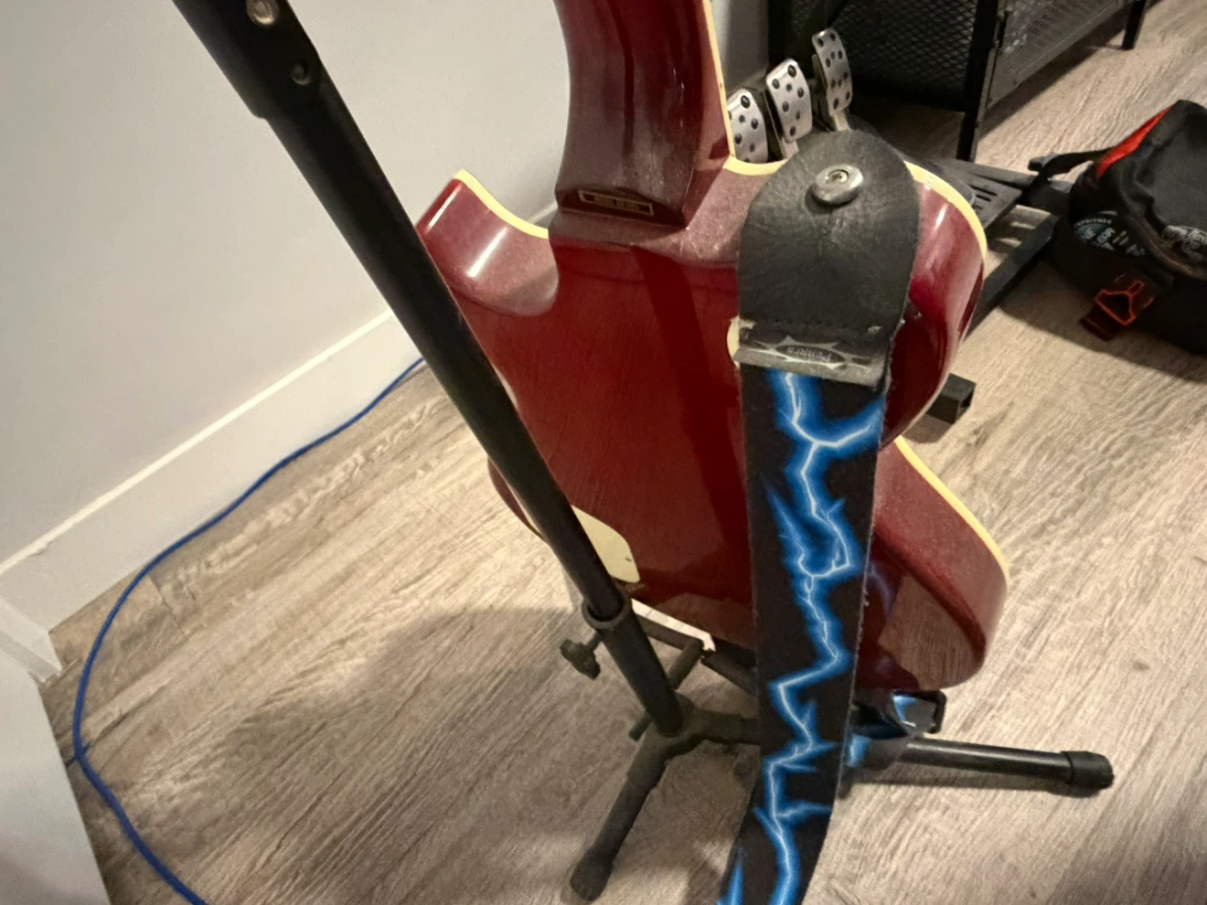 Electric guitar - photo 4
