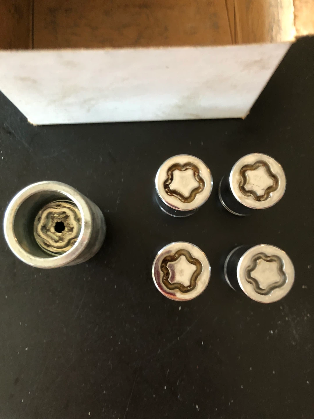Set of 4 Wheel Lock Nuts with Key