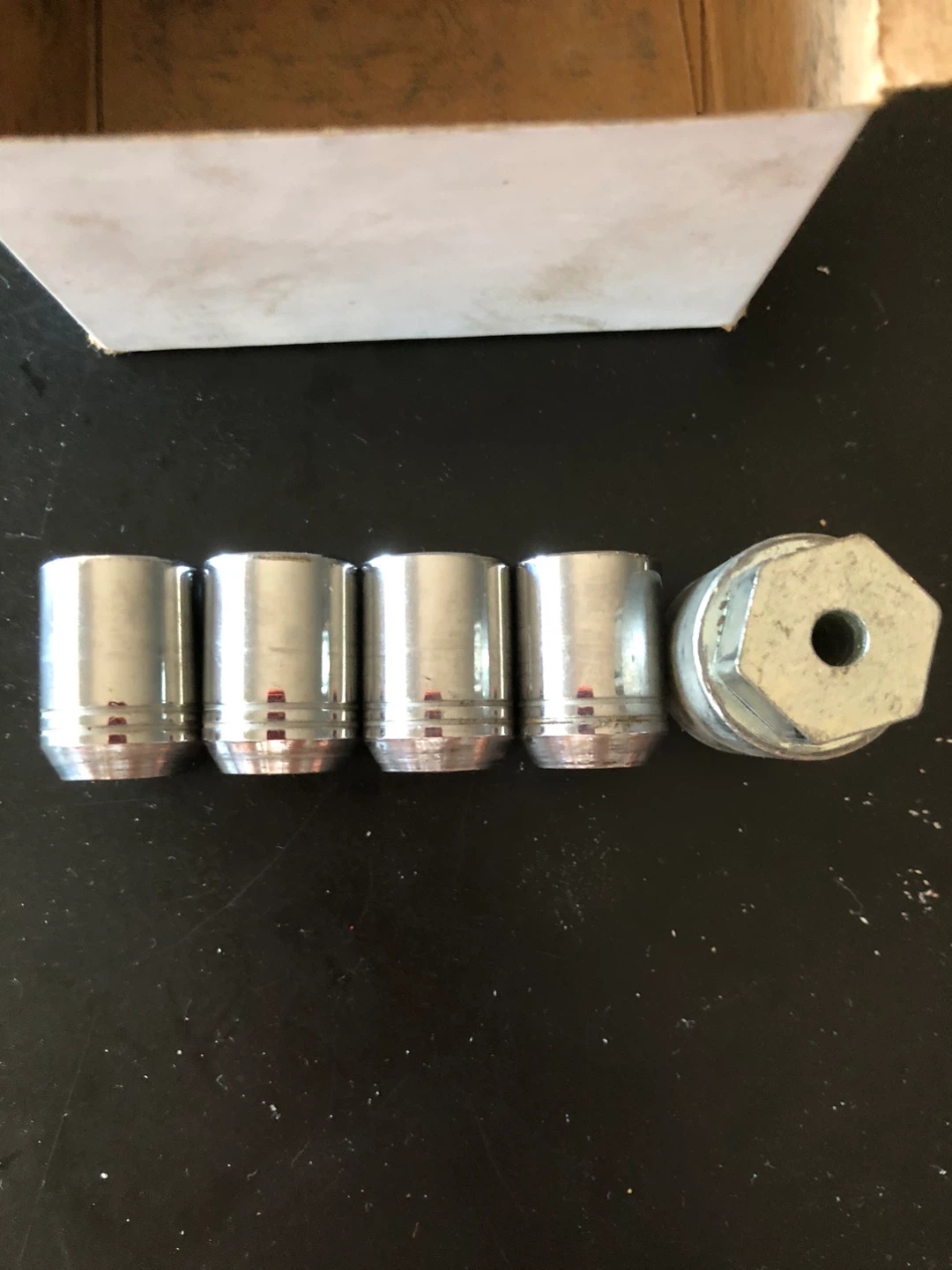 Set of 4 Wheel Lock Nuts with Key - photo 3