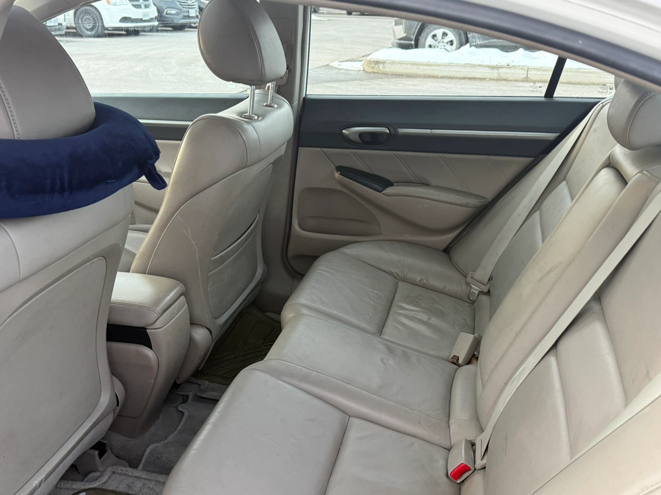 Car - photo 2