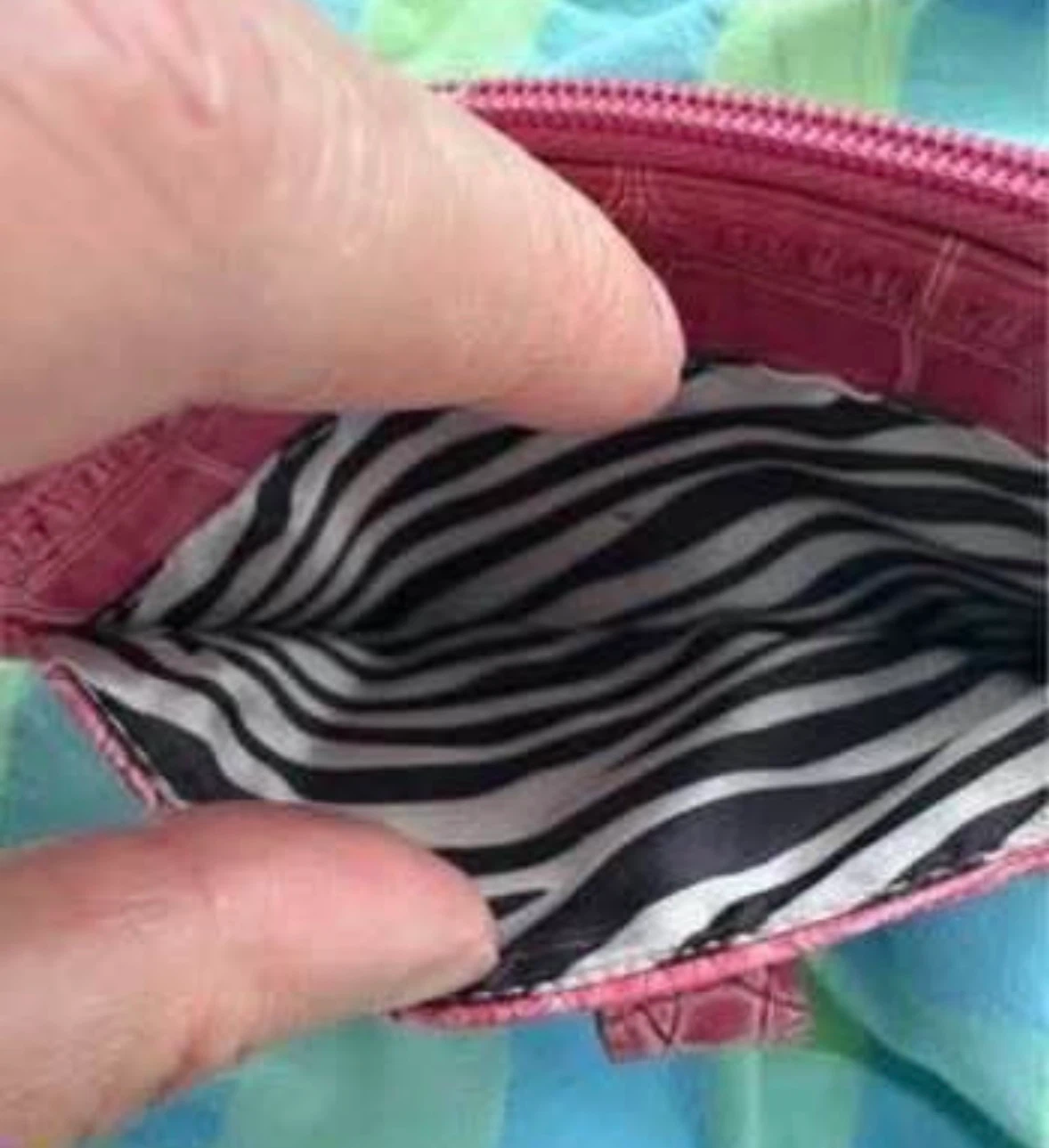 Guess wallet (Good condition) (Free) - photo 3