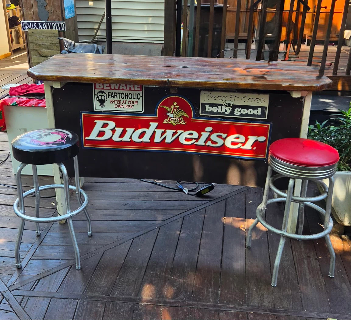 Budweiser Bar with Stools - photo 2