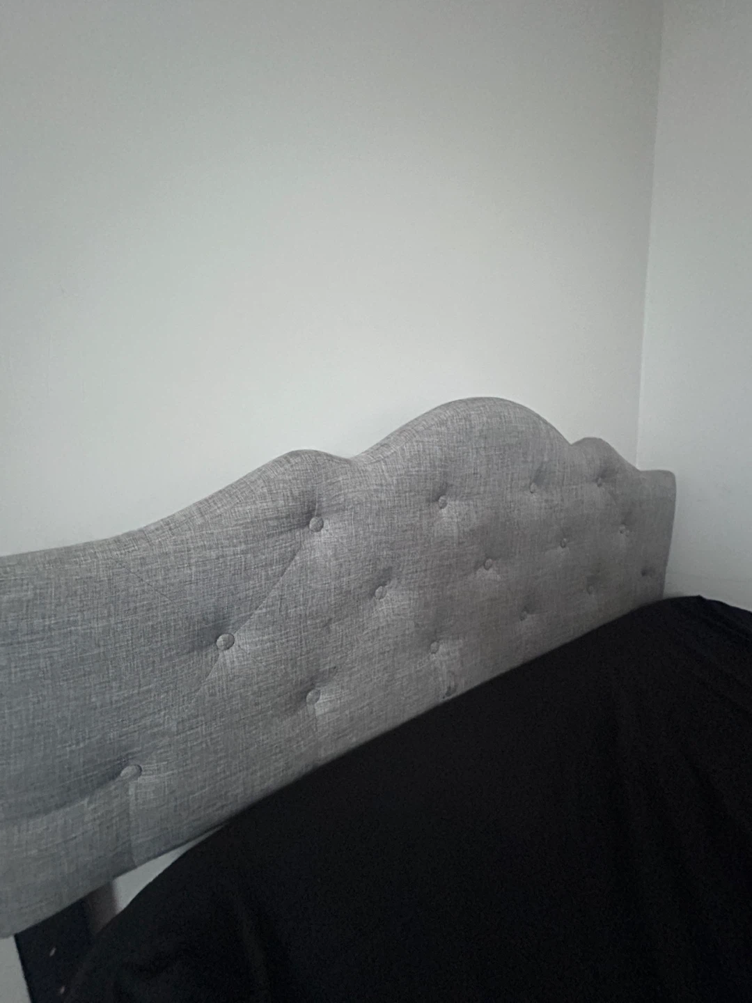 Tufted Headboard - photo 2