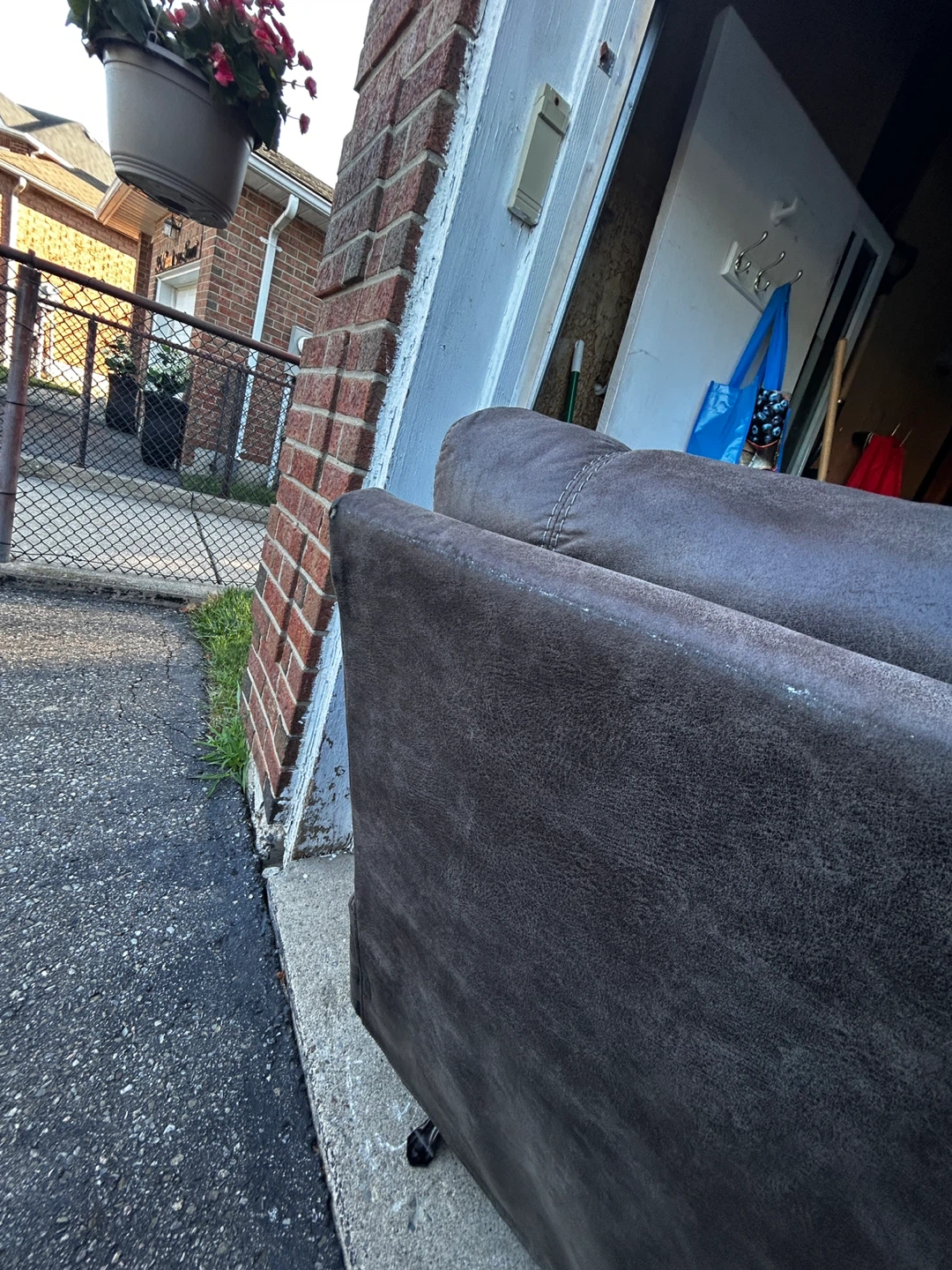 Brown Recliner Chair - photo 5
