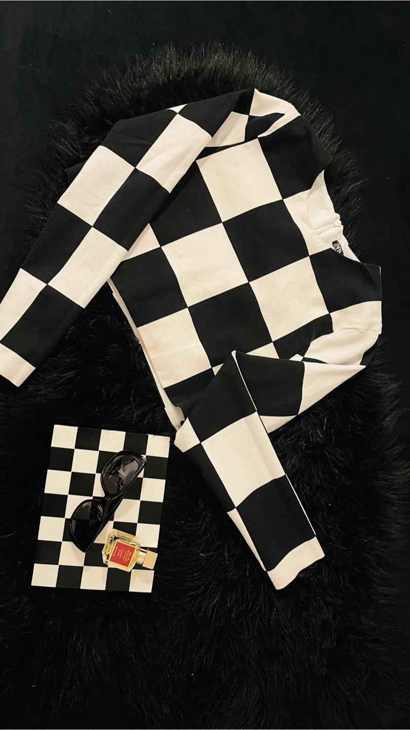 Zara Black &White Checkered Cropped Top(shoulder pads)
