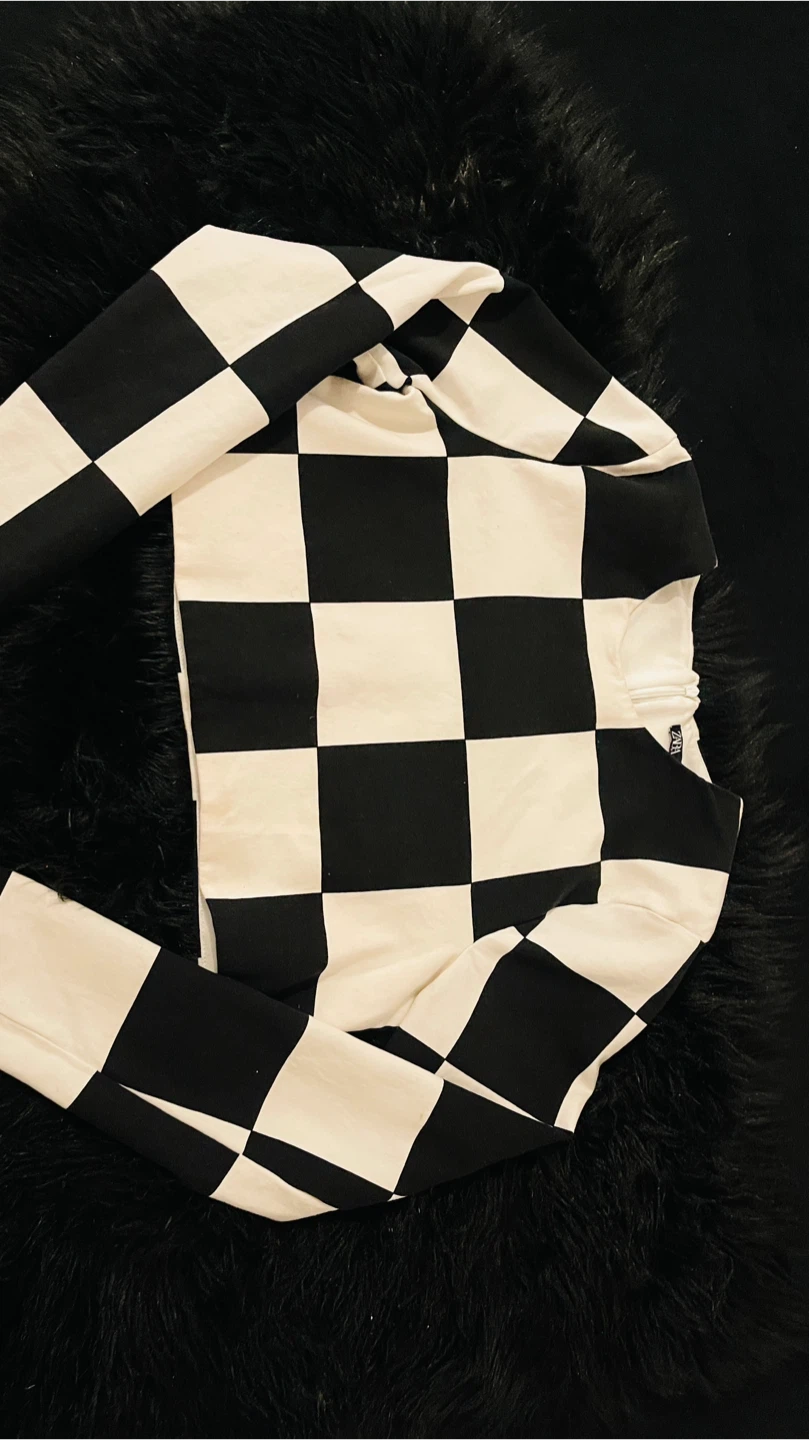 Zara Black &White Checkered Cropped Top(shoulder pads) - photo 2