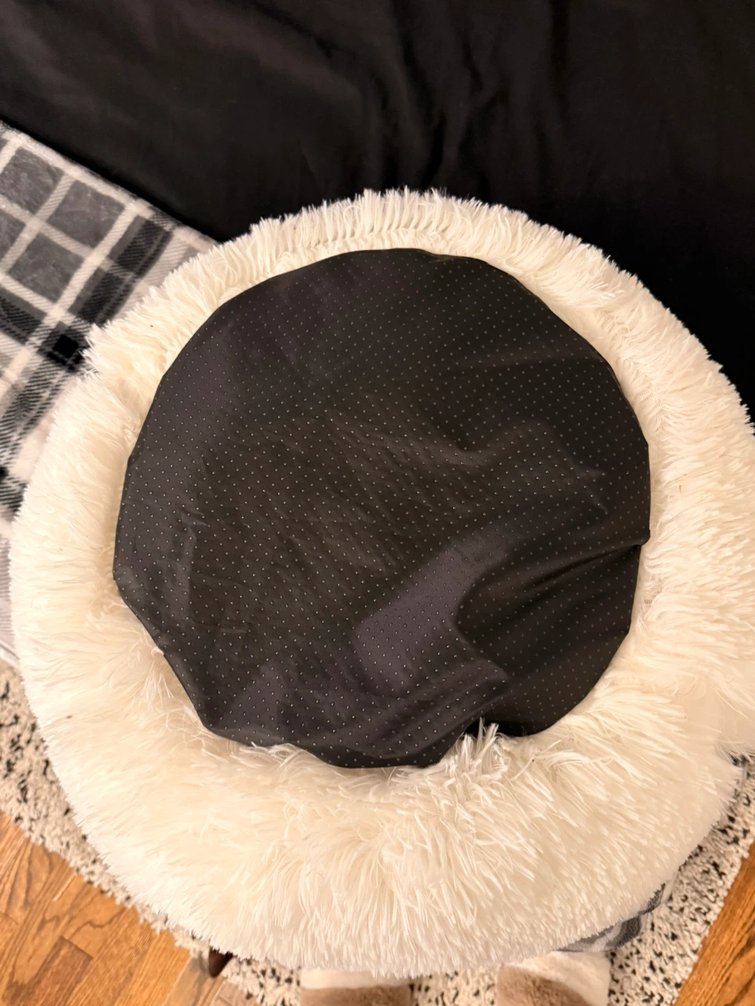 Fluffy Cream Pet Bed - photo 3