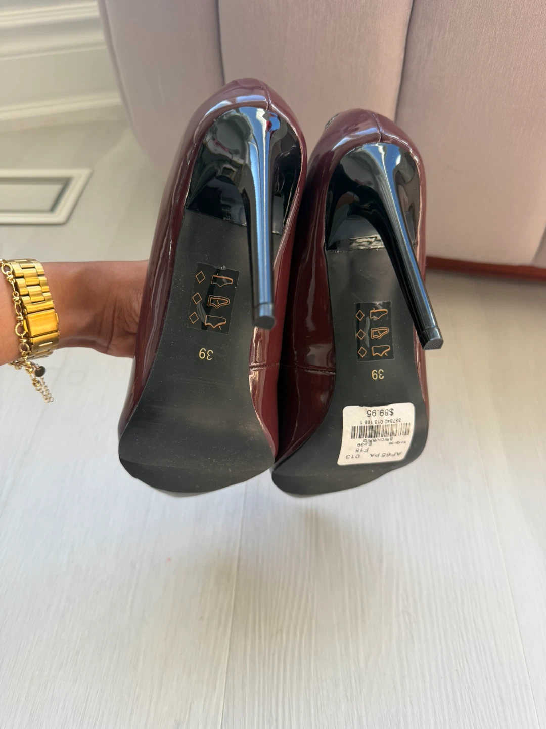 Le Château Burgundy Patent Heels Size 39/8 - photo 4