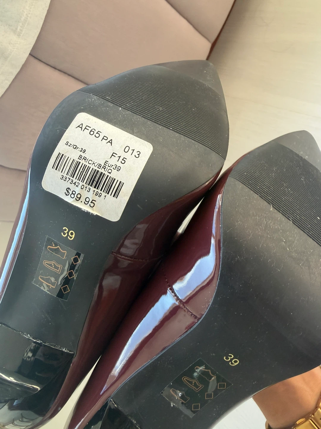 Le Château Burgundy Patent Heels Size 39/8 - photo 5