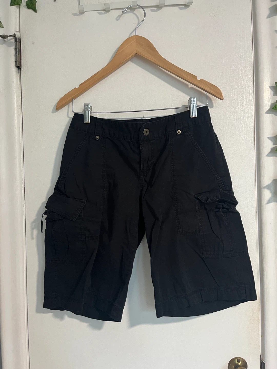 Black Cargo Shorts - Size 3/4