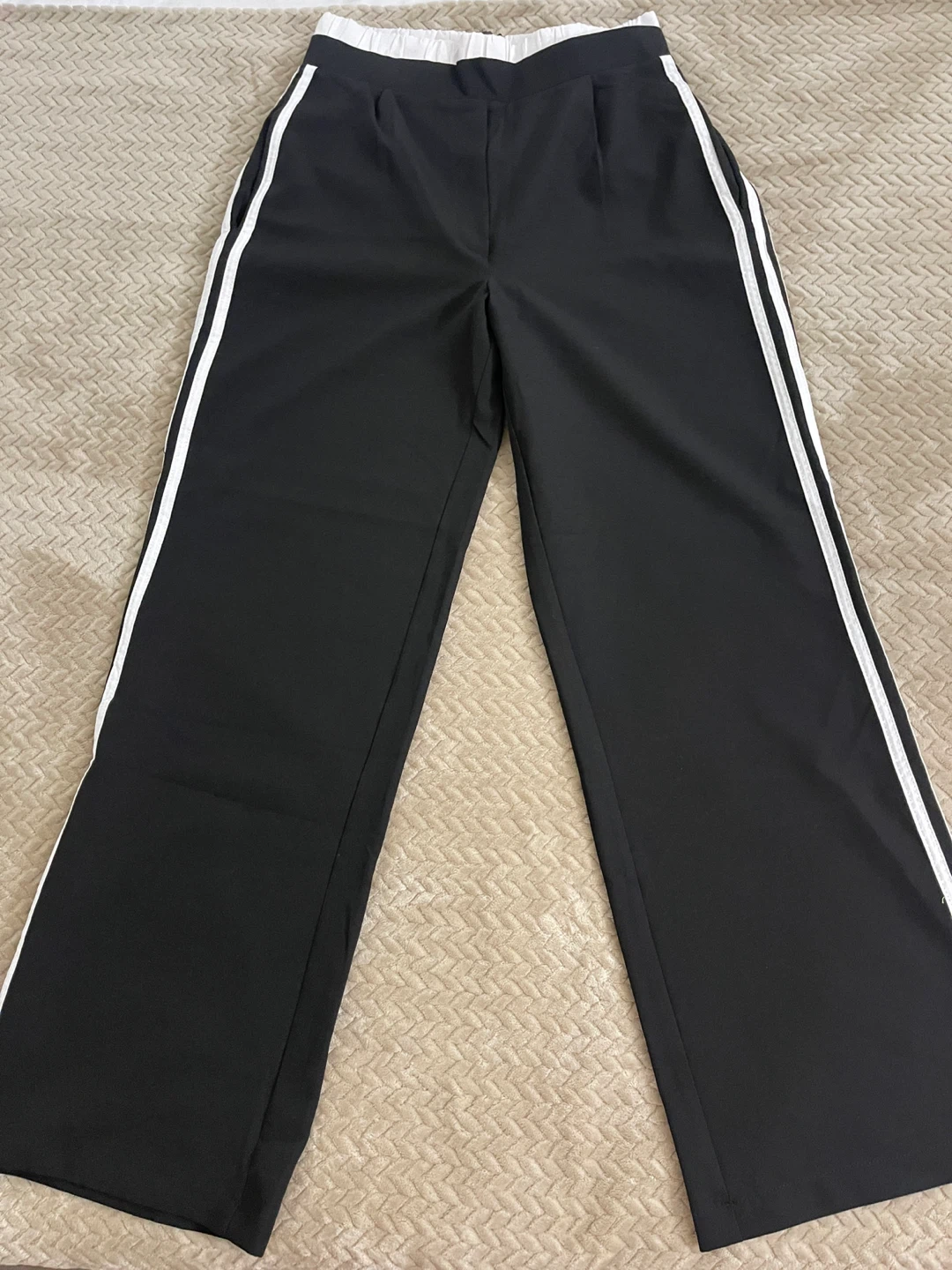 TEN/22 Black Wide-Leg Pants with White Stripe - Size M
